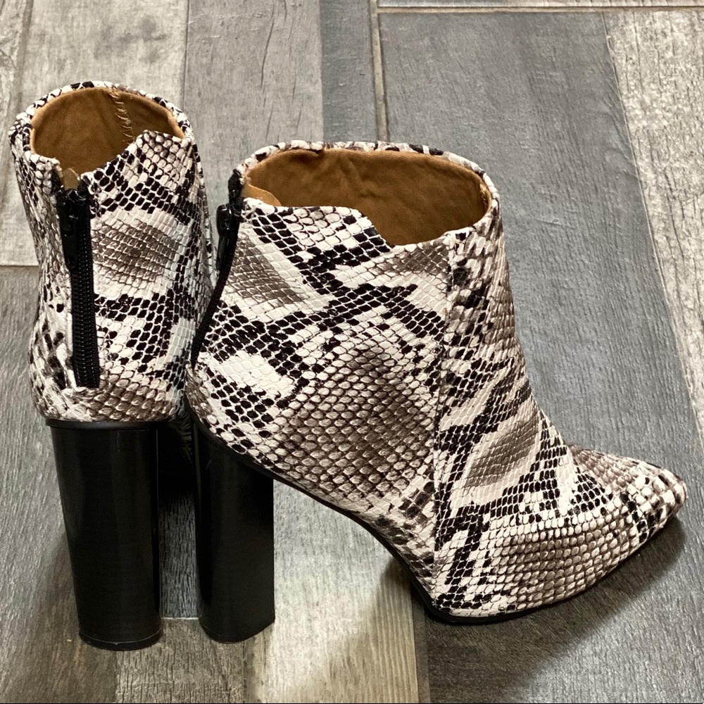 Snakeskin booties - Picture 3 of 3